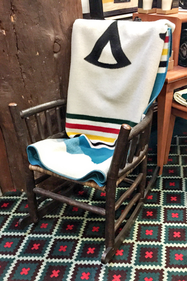AlternatecRockingChair