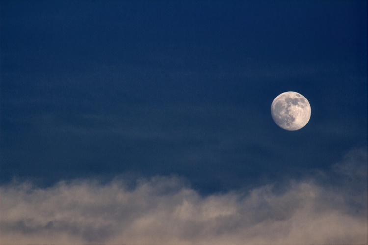 MoonWithCloudsHDR_Blog