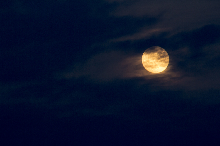 FullMoonWithClouds2HDR_blog