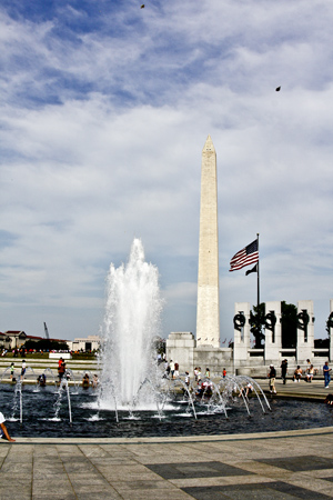 WWII&WashingtonMonumentw