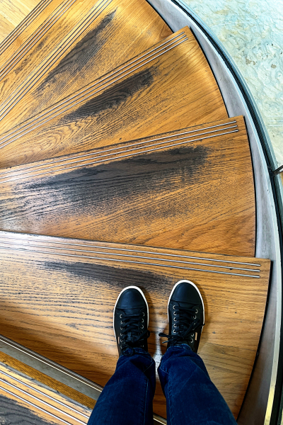 Stairs1FacelessSelfie2